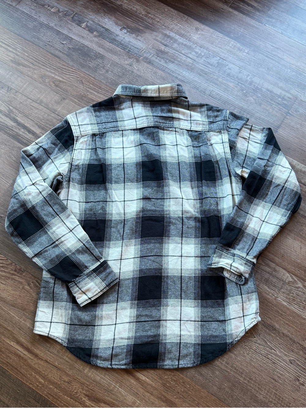 Flannel - Picture 4 of 4